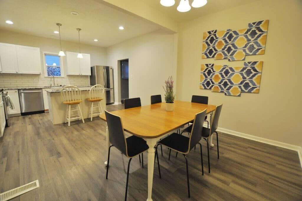 Housepitality - Franklinton Manor - Spacious Hébergement de vacances