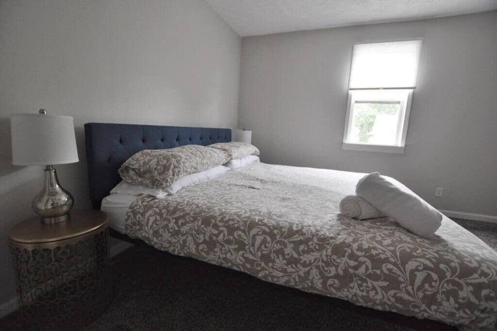 Hébergement de vacances Housepitality - Franklinton Manor - Spacious *