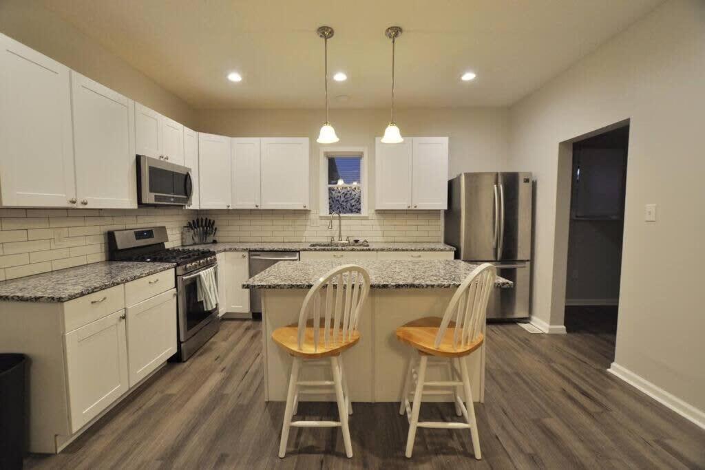 Housepitality - Franklinton Manor - Spacious *
