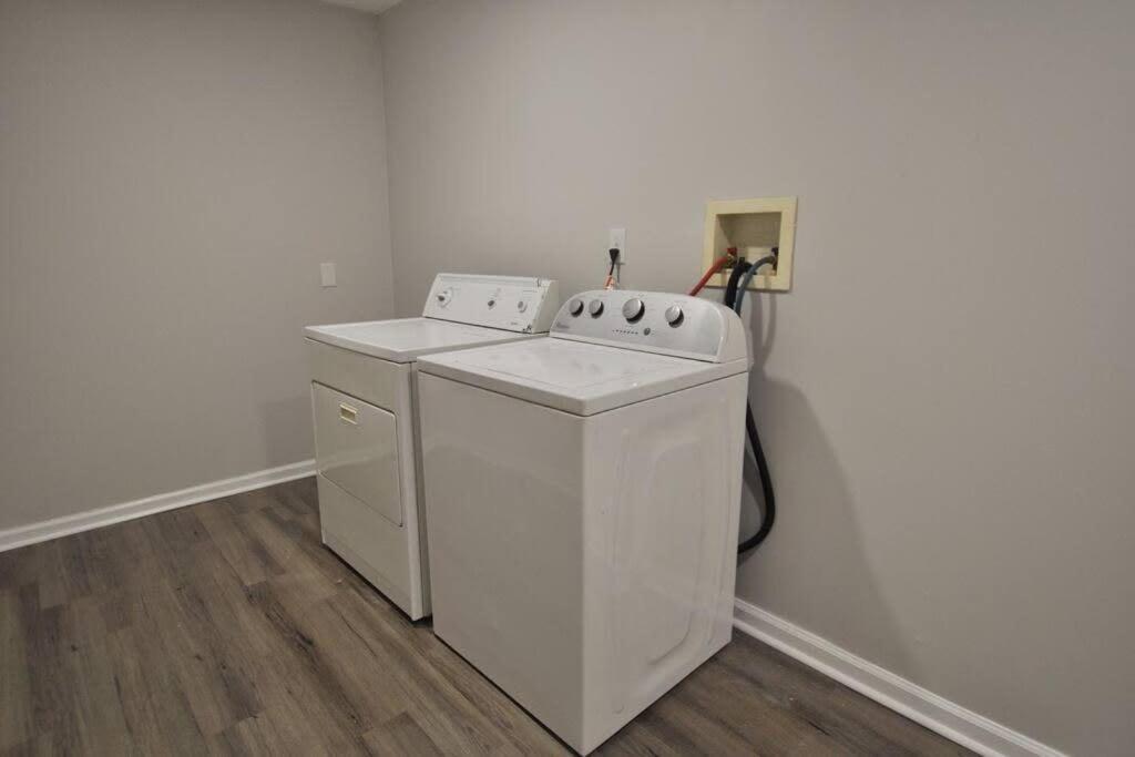 Housepitality - Franklinton Manor - Spacious