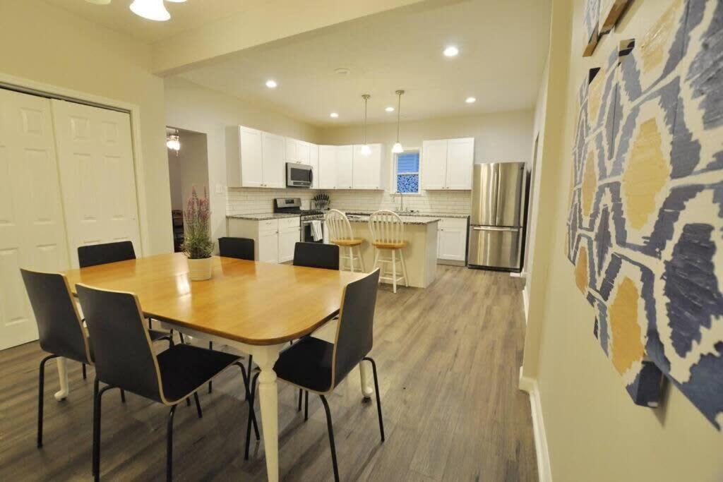 Housepitality - Franklinton Manor - Spacious Hébergement de vacances